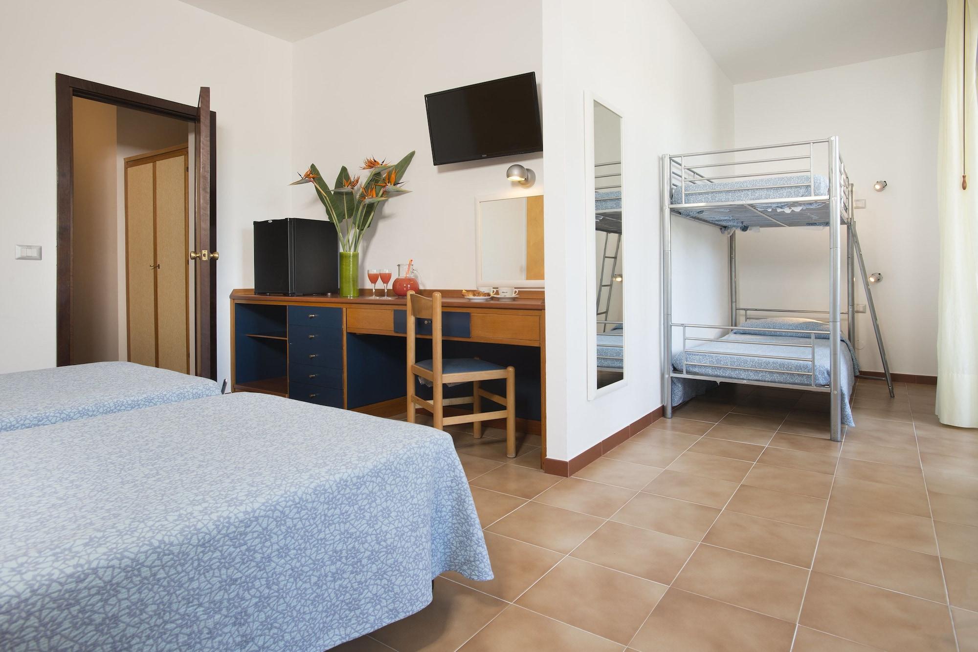 Oasis Hotel 4*