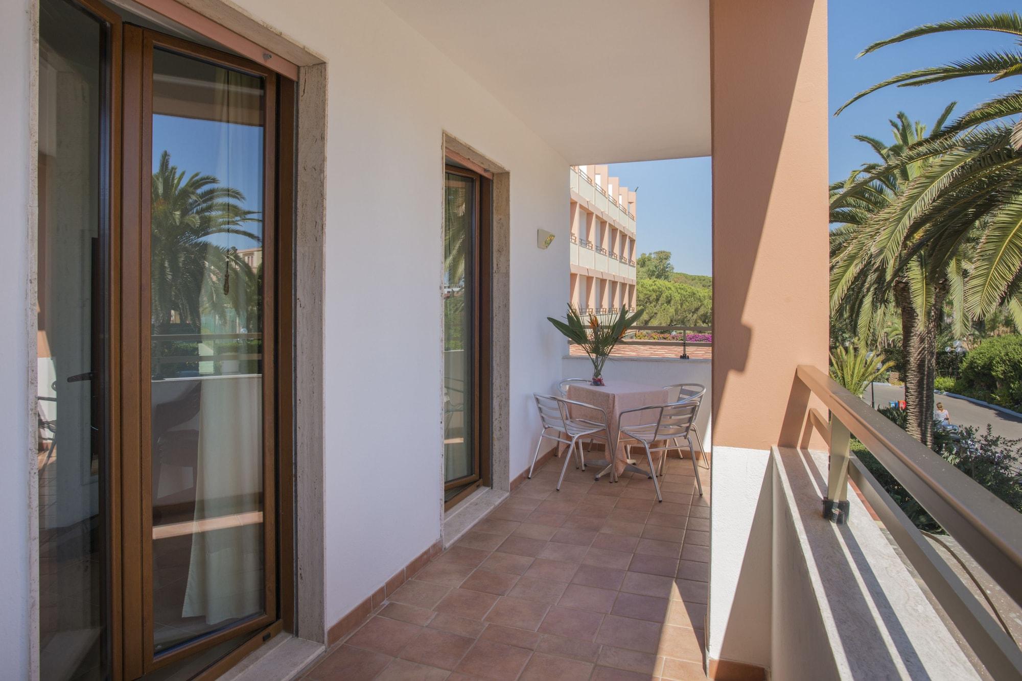 Hotel Oasis 4*