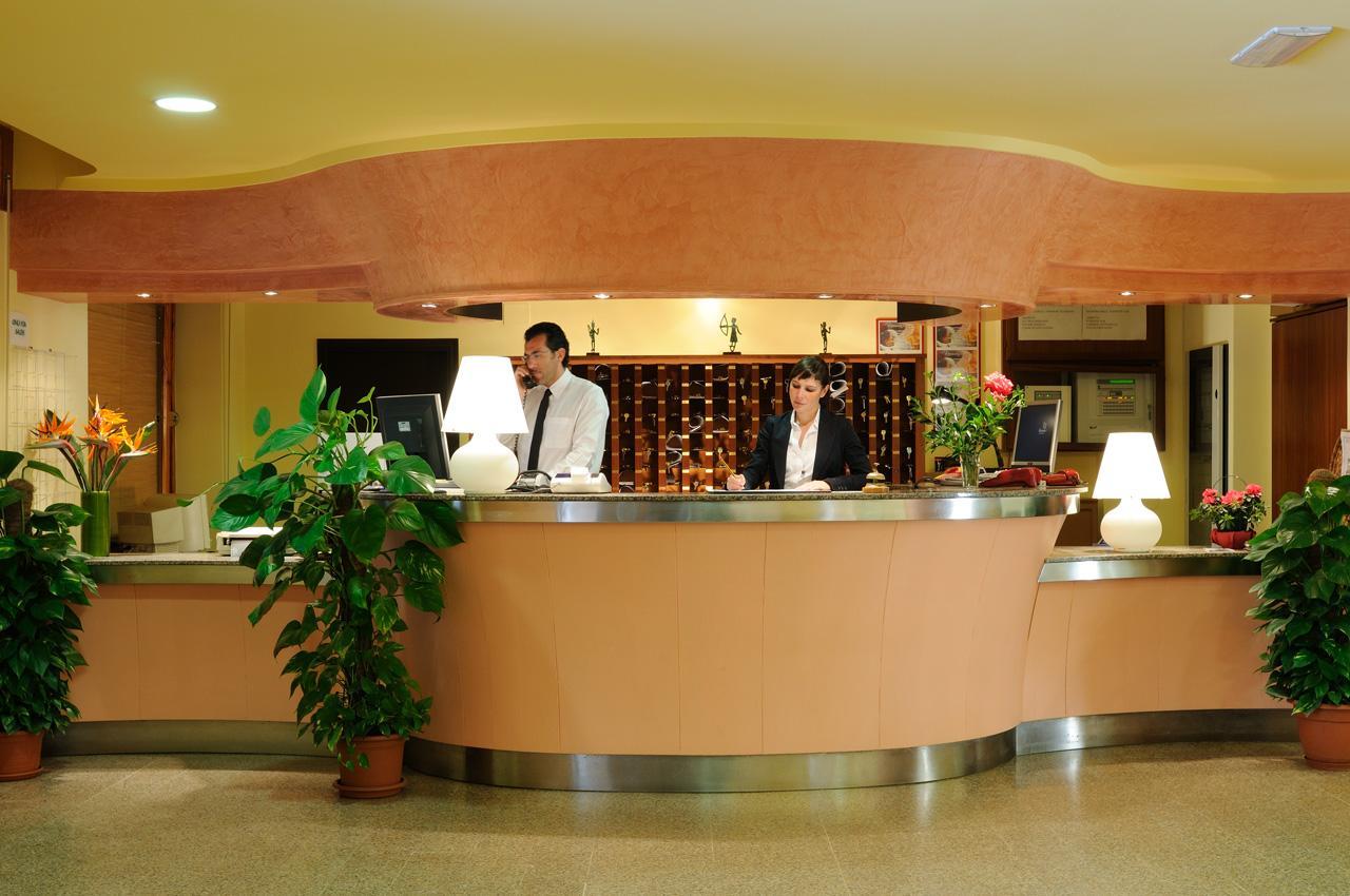 Hotel Oasis 4*