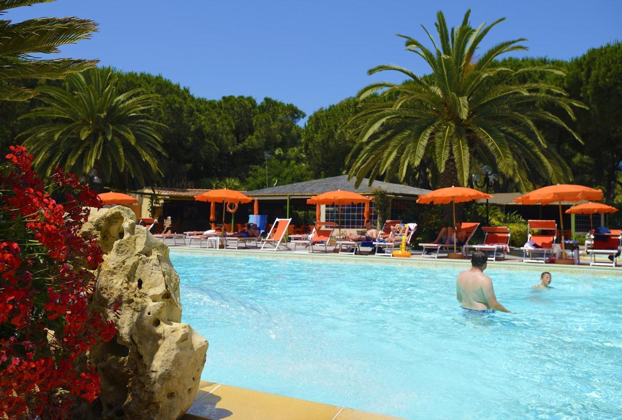 Hotel Oasis 4*