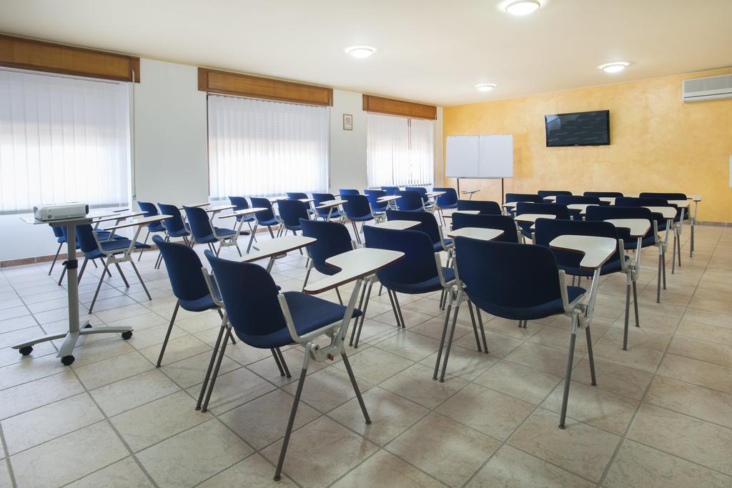 Hotel Oasis 4*