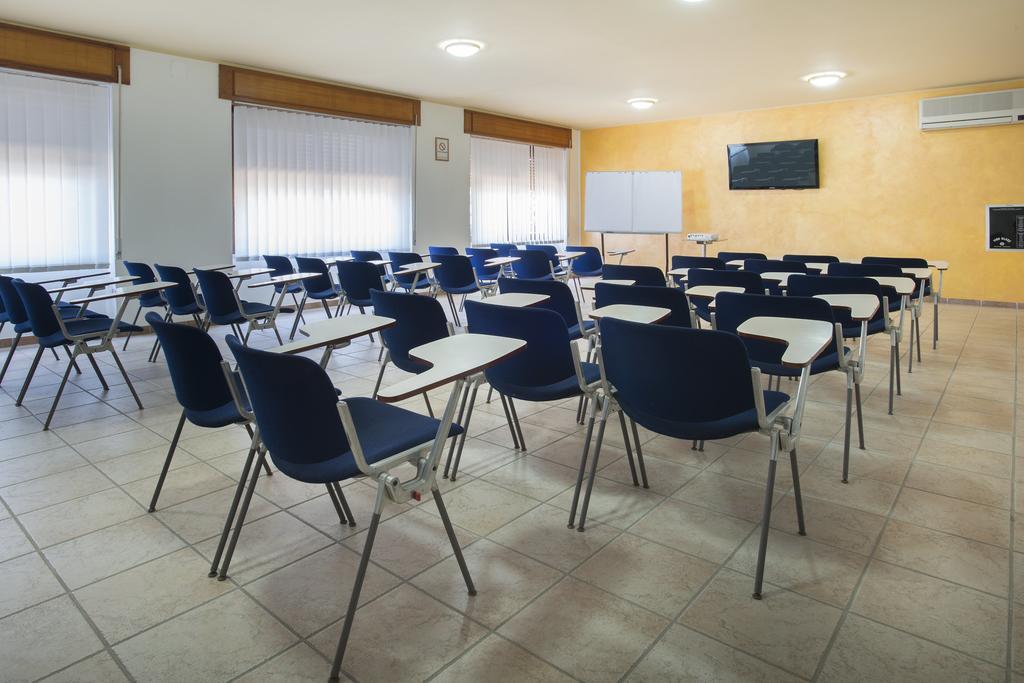 Hotel Oasis 4*